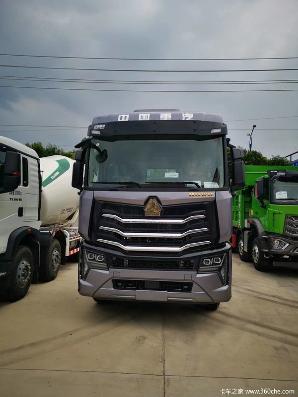 恭喜施兵 喜提HOWO Max载货车