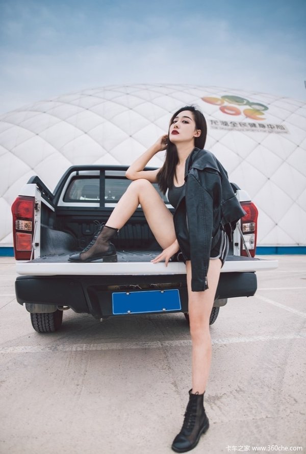 厦门江西五十铃铃拓皮卡限时促销中 优惠0.5万