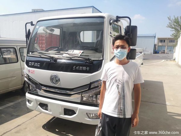 1台多利卡D6平板载货车成功交付客户