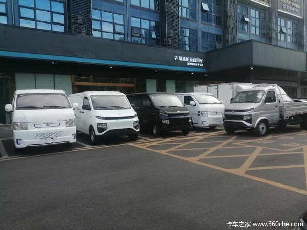 吉利远程全车系年终大促，交299意向金，到店即可领取价值2888大礼包