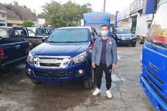 恭喜老客户介绍，一看就交定金 喜提五十铃铃拓皮卡