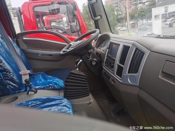 亏15000处理一台一汽解放4.2m集装箱