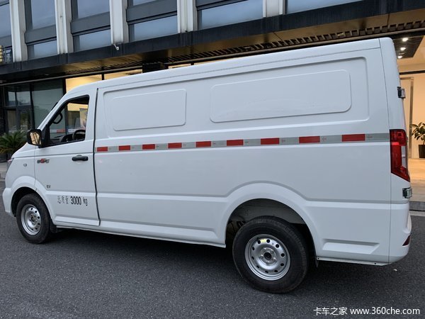 城市配送运输好帮手 御风EM26电动封闭厢货 仅售12.8万