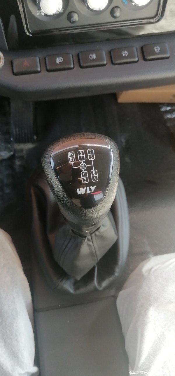 一汽解放平板运输车,云内140马力,8档变速箱,4.21*2.3