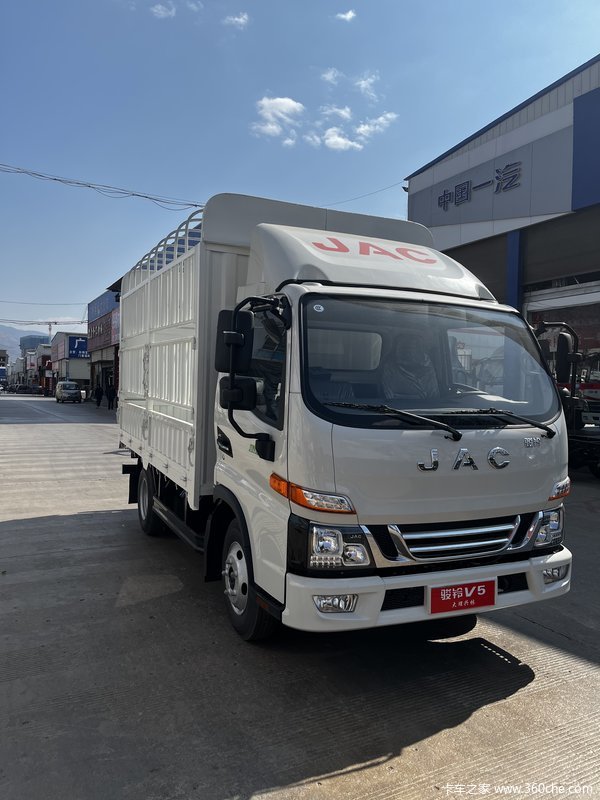 骏铃V5副变数批量到车、欢迎新老客户前来试乘试驾!