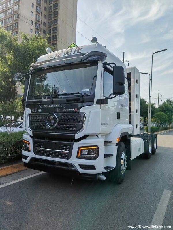 德龙M3000S牵引车西安市火热促销中 让利高达5万