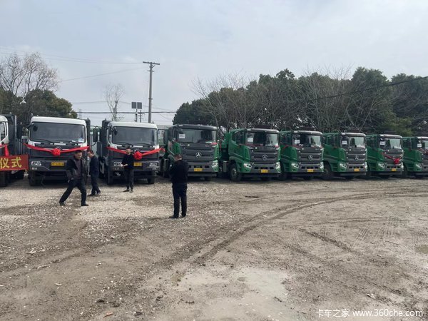恭喜上海XXX工程公司 喜提东风天锦自卸车