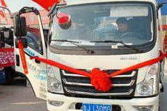 1台时代领航M5载货车成功交付给客户