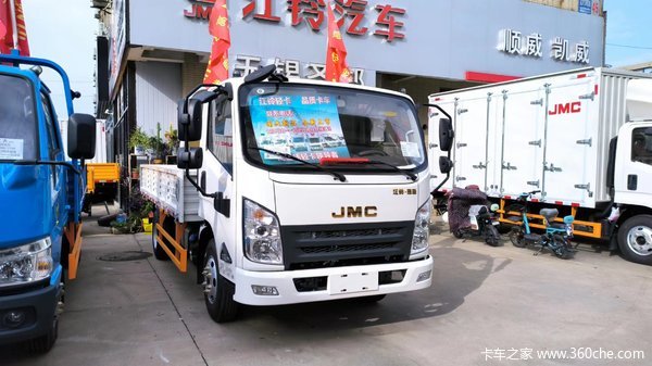 凯威斗金版豪华内饰升级多媒体