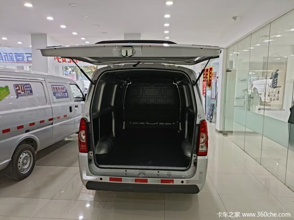 五菱新能源纯电动箱式物流运输车，超长续航，你值得拥有。