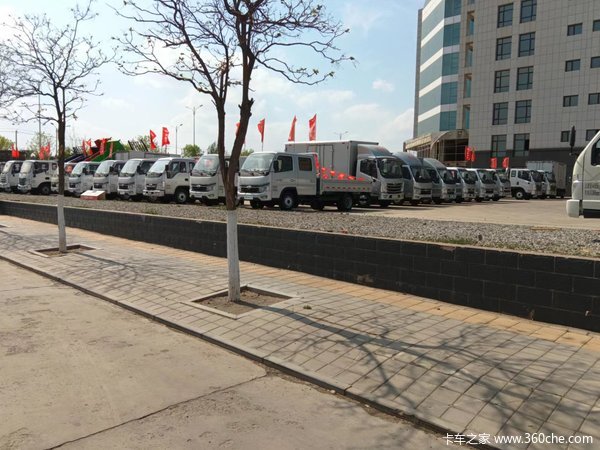 时代领航M5载货车赤峰市火热促销中 让利高达1万