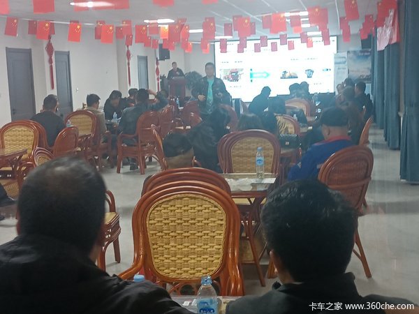 东风天龙危险品品鉴会，危货运输选天龙，安全 可靠。