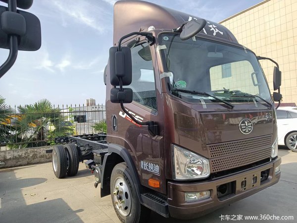 300升大油箱再加整车长换油！解放咖金J6F新车到店