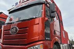 J6P460经典版整车自重7.7吨！！！