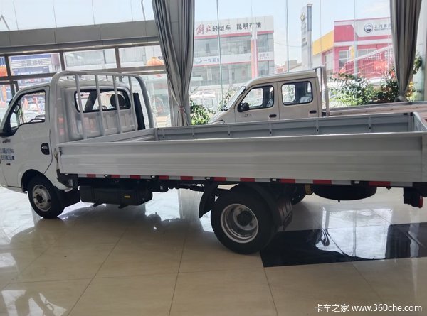 微卡中的佼佼者，动力150，货箱4米*2米，只有东风途逸T6