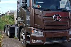 解放J6p510马力天然气牵引车促销中