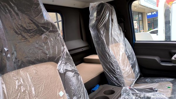 江铃 顺威小卡 122马力 3.3米单排栏板轻卡