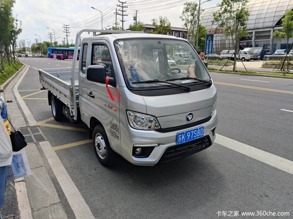 恭喜冯老板 喜提福田祥菱M1排半平板