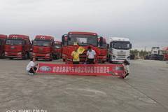 恭喜恭喜客户常先生喜提爱车 喜提悍V牵引车