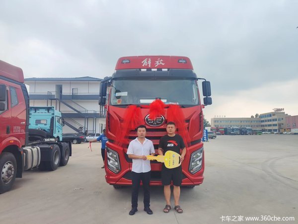 恭喜清丰县客户 喜提解放J6V牵引车！