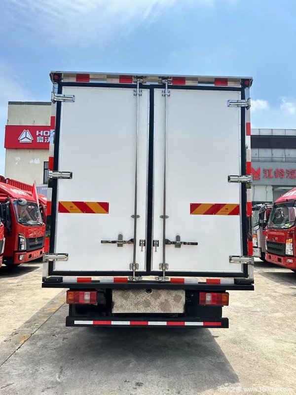 优惠2.5万上海福鸿重汽豪沃轻卡载货车 限时活动