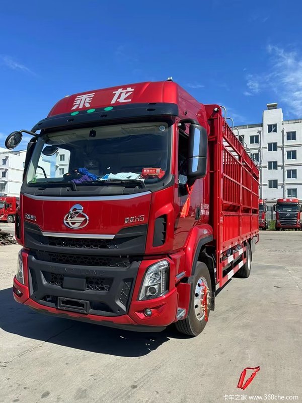 乘龙H5 290马力 4X2 6.8米仓栅式载货车