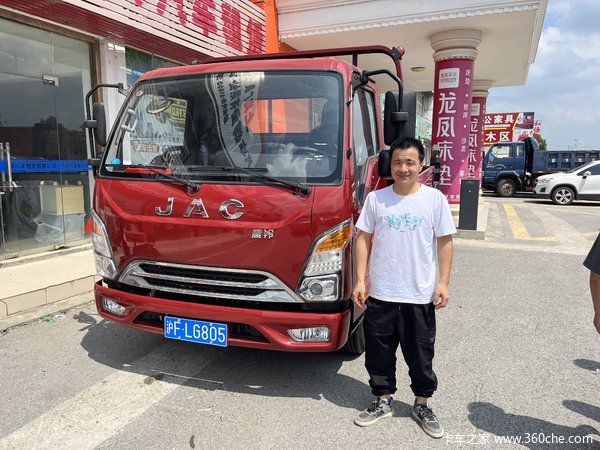 上海海航汽销1台康铃J5载货车成功交付客户