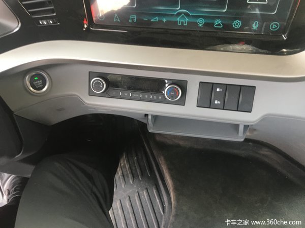 天龙旗舰KX牵引车连云港市火热促销中 让利高达2.5万