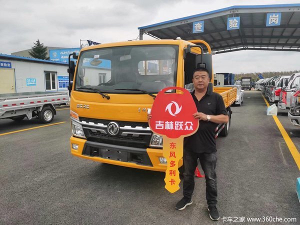 东风多利卡尼桑ZD25载货车1台成功交付客户