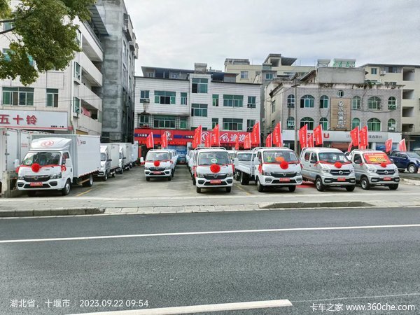 恭喜刘老板 喜提东风途逸T3双排载货车