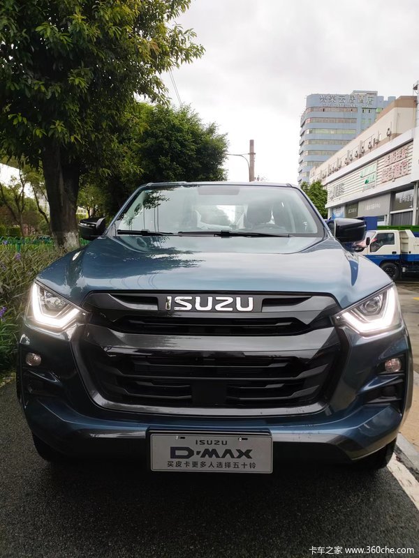 ��ʮ��D-MAXƤ�������л��ȴ����� �����ߴ�0.3��
