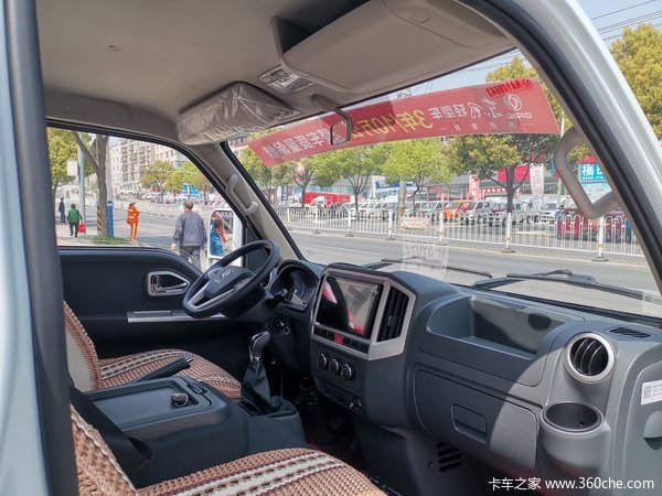 东风途逸T6跨界轻卡，宽体2.0升，五重好礼，最高享惠2万元！