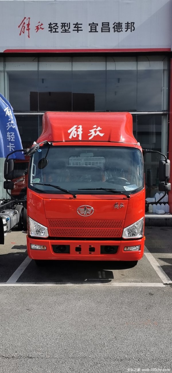 解放J6F重载版车型已到店,全新升级,配置到顶,欢迎到店看车!