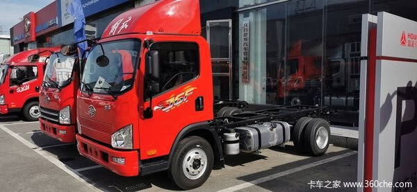 解放J6F重载版车型已到店,全新升级,配置到顶,欢迎到店看车!