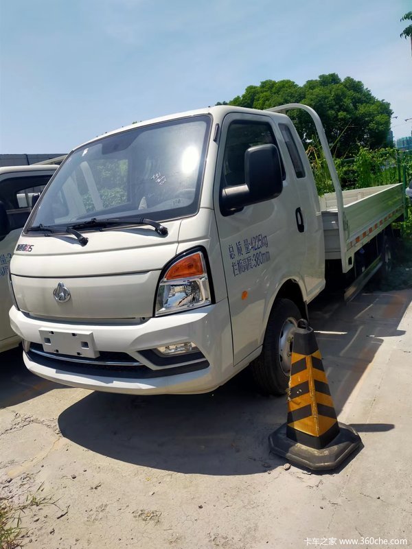 昆山福征长安跨越4S店跨越者D5载货车限时促销中 优惠1万