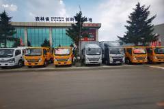 恭贺喜提多利卡D6双排工程黄载货车 给客户送车