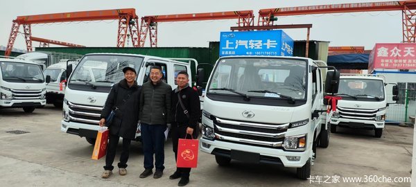 恭喜福星S100交车 喜提福星S系载货车
