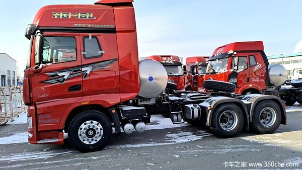 解放J7牵引车哈尔滨市火热促销中 让利高达0.5万