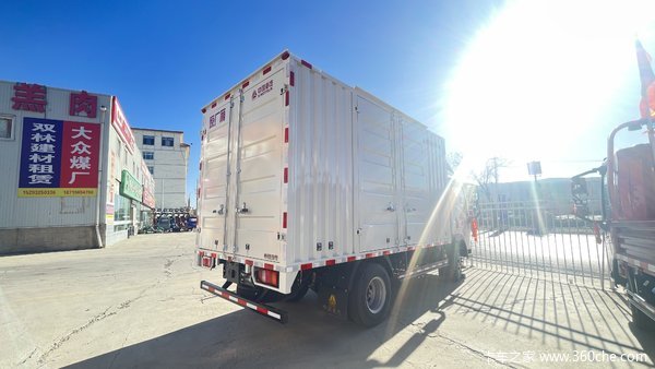 中国重汽统帅170马力单排箱货闪亮登场