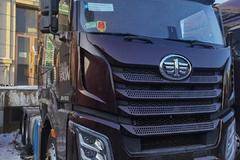 一汽解放 J6V重卡 质惠版 520马力 6X4 牵引车(国六)