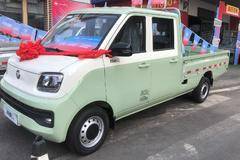 这个皮卡有点型，平底货箱三面开，实用又实惠