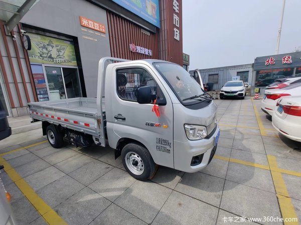 恭喜裴老板 喜提福田祥菱M1载货车一台