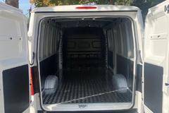 菱势黄金仓大面，搭载53.58度宁德时代电池，续航里程可达330