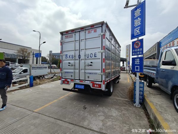 恭喜张老板 喜提时代领航M5四开门箱货