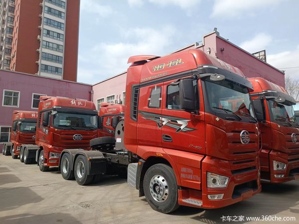 解放J7牵引车哈尔滨市火热促销中 让利高达1万