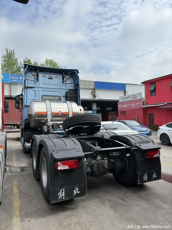 推荐一汽解放J7重卡 600马力天然气牵引车