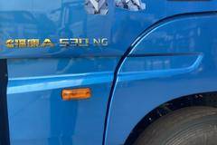 中长途LNG燃气重卡，只选欧曼！轻松操作，舒适！