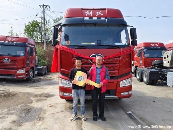 恭喜盂县明宏公司 喜提解放J6P牵引车