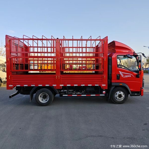 中国重汽豪沃轻卡悍将原厂高栏牛羊运输专用