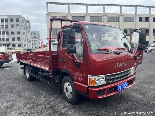 上海海航汽销2台康铃H5载货车成功交付客户